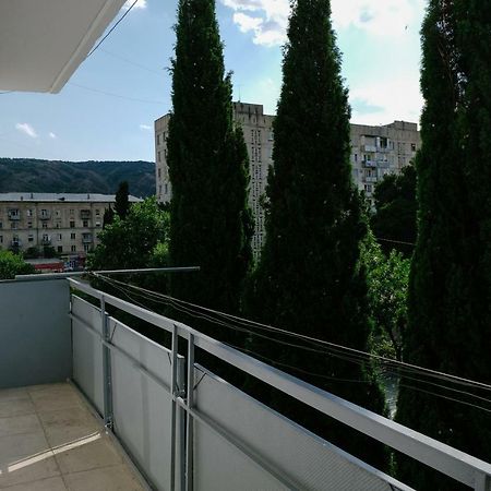 Keti&Tatia Sisters Apartment - Near Old And Central Tbilisi Exterior foto